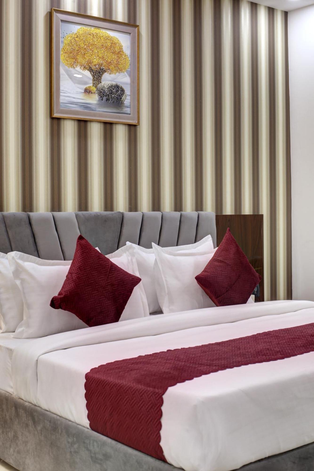 Limewood Stay - Millennium Huda City Center Gurgaon Luaran gambar