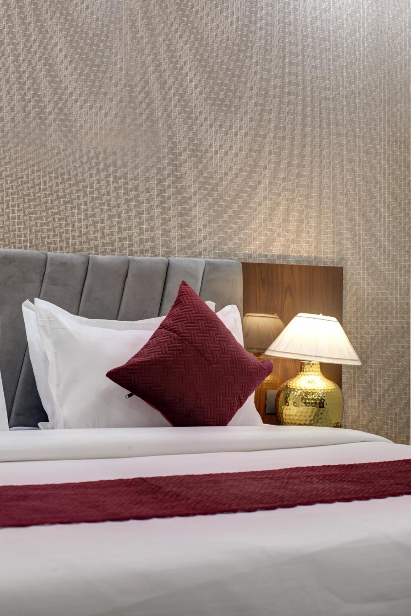 Limewood Stay - Millennium Huda City Center Gurgaon Luaran gambar